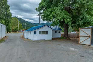141 Poplar St, Powers, OR 97466 - Photo 24