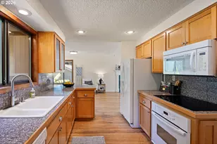 765 Foothill Dr, Eugene, OR 97405 - Photo 16