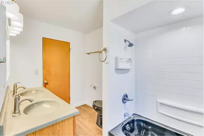 1617 NE Morgan St, Portland, OR 97211 - Photo 14