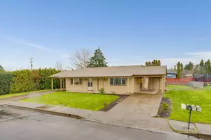 235 NW Fenton St, McMinnville, OR 97128 - Photo 2