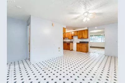 235 NW Fenton St, McMinnville, OR 97128 - Photo 8