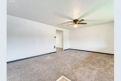 235 NW Fenton St, McMinnville, OR 97128 - Photo 16