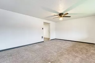 235 NW Fenton St, McMinnville, OR 97128 - Photo 16