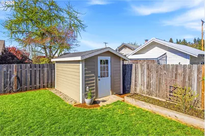 423 S 1st St, Silverton, OR 97381 - Photo 28