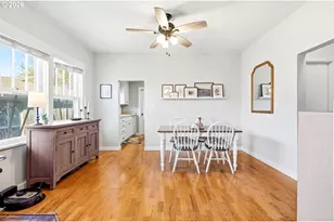 423 S 1st St, Silverton, OR 97381 - Photo 12