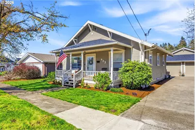 423 S 1st St, Silverton, OR 97381 - Photo 1