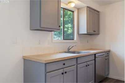 6025 SW Cherryhill Dr, Beaverton, OR 97008 - Photo 30