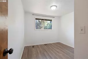 6025 SW Cherryhill Dr, Beaverton, OR 97008 - Photo 16