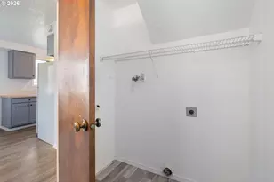 6025 SW Cherryhill Dr, Beaverton, OR 97008 - Photo 32
