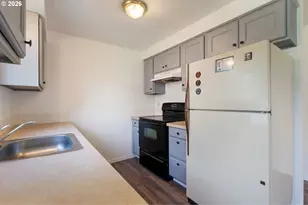 6025 SW Cherryhill Dr, Beaverton, OR 97008 - Photo 32