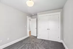 2433 SE Ivon St, Portland, OR 97202 - Photo 24