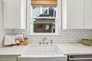 2433 SE Ivon St, Portland, OR 97202 - Photo 14