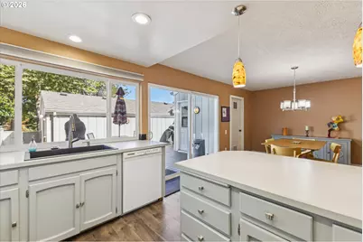 1325 Bonniebrae Dr, Lake Oswego, OR 97034 - Photo 12