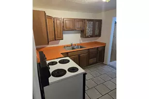 31 SE Darrell Ave, Winston, OR 97496 - Photo 2