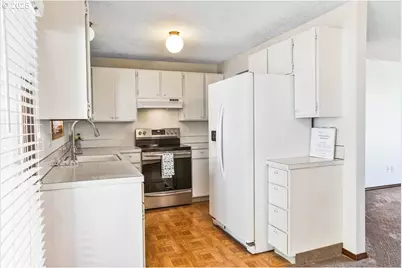 569 NE Fleming Ave, Gresham, OR 97030 - Photo 8