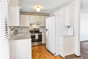 569 NE Fleming Ave, Gresham, OR 97030 - Photo 8