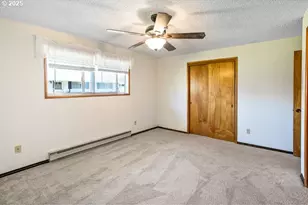 569 NE Fleming Ave, Gresham, OR 97030 - Photo 16