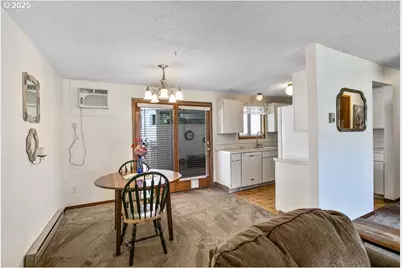 569 NE Fleming Ave, Gresham, OR 97030 - Photo 6