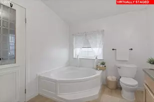 32935 SW Oakview Ct, Cornelius, OR 97113 - Photo 26