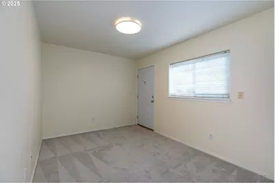 6621 N Columbia Way #4, Portland, OR 97203 - Photo 12