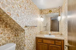 2295 Ridgeway Dr, Eugene, OR 97401 - Photo 20
