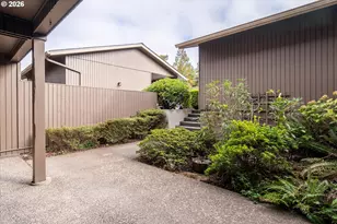 2295 Ridgeway Dr, Eugene, OR 97401 - Photo 4