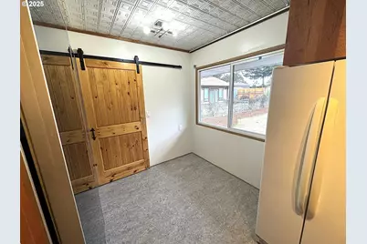 2442 SE 190th Ave, Portland, OR 97233 - Photo 12