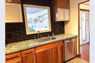 2442 SE 190th Ave, Portland, OR 97233 - Photo 10