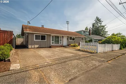 2150 Maine St, North Bend, OR 97459 - Photo 2