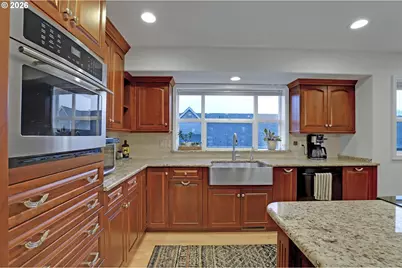 524 NE Bridgeton Rd, Portland, OR 97211 - Photo 12