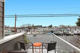 524 NE Bridgeton Rd, Portland, OR 97211 - Photo 14