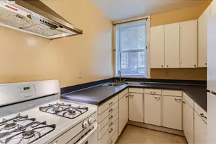 2167 SW Yamhill St, Portland, OR 97205 - Photo 18