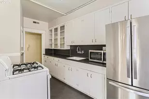 2167 SW Yamhill St, Portland, OR 97205 - Photo 14