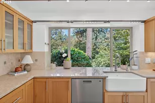 1990 Indian Trail, Lake Oswego, OR 97034 - Photo 10