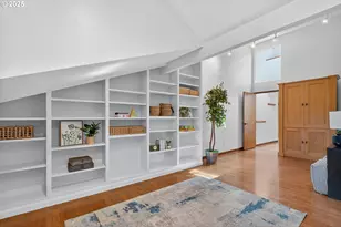 1990 Indian Trail, Lake Oswego, OR 97034 - Photo 30