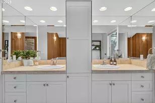 1990 Indian Trail, Lake Oswego, OR 97034 - Photo 22