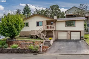 2045 NW Sunberry Dr, Roseburg, OR 97471 - Photo 1