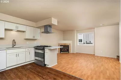 2326 SE Lee Ln, Portland, OR 97233 - Photo 4