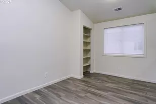 8224 SE Washington St, Portland, OR 97216 - Photo 4