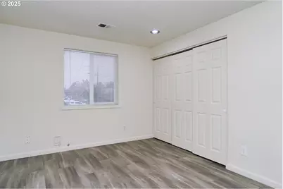 8224 SE Washington St, Portland, OR 97216 - Photo 8