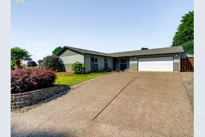 1635 SE Queenborough Ct, McMinnville, OR 97128 - Photo 2