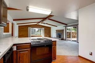 1635 SE Queenborough Ct, McMinnville, OR 97128 - Photo 14