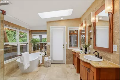6164 SW Capitol Hwy, Portland, OR 97239 - Photo 14