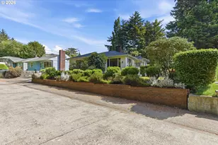1313 Bayview St, North Bend, OR 97459 - Photo 44