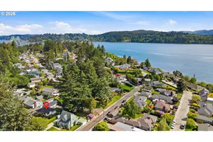 1313 Bayview St, North Bend, OR 97459 - Photo 4