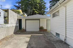 1313 Bayview St, North Bend, OR 97459 - Photo 42