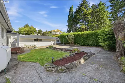 1313 Bayview St, North Bend, OR 97459 - Photo 40