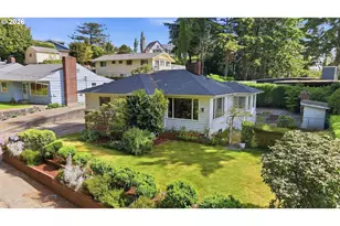 1313 Bayview St, North Bend, OR 97459 - Photo 2