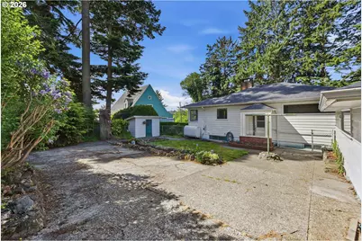 1313 Bayview St, North Bend, OR 97459 - Photo 38