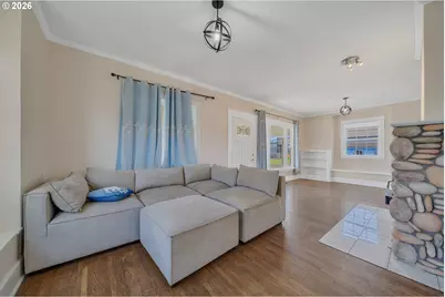 1802 8th St, Tillamook, OR 97141 - Photo 6